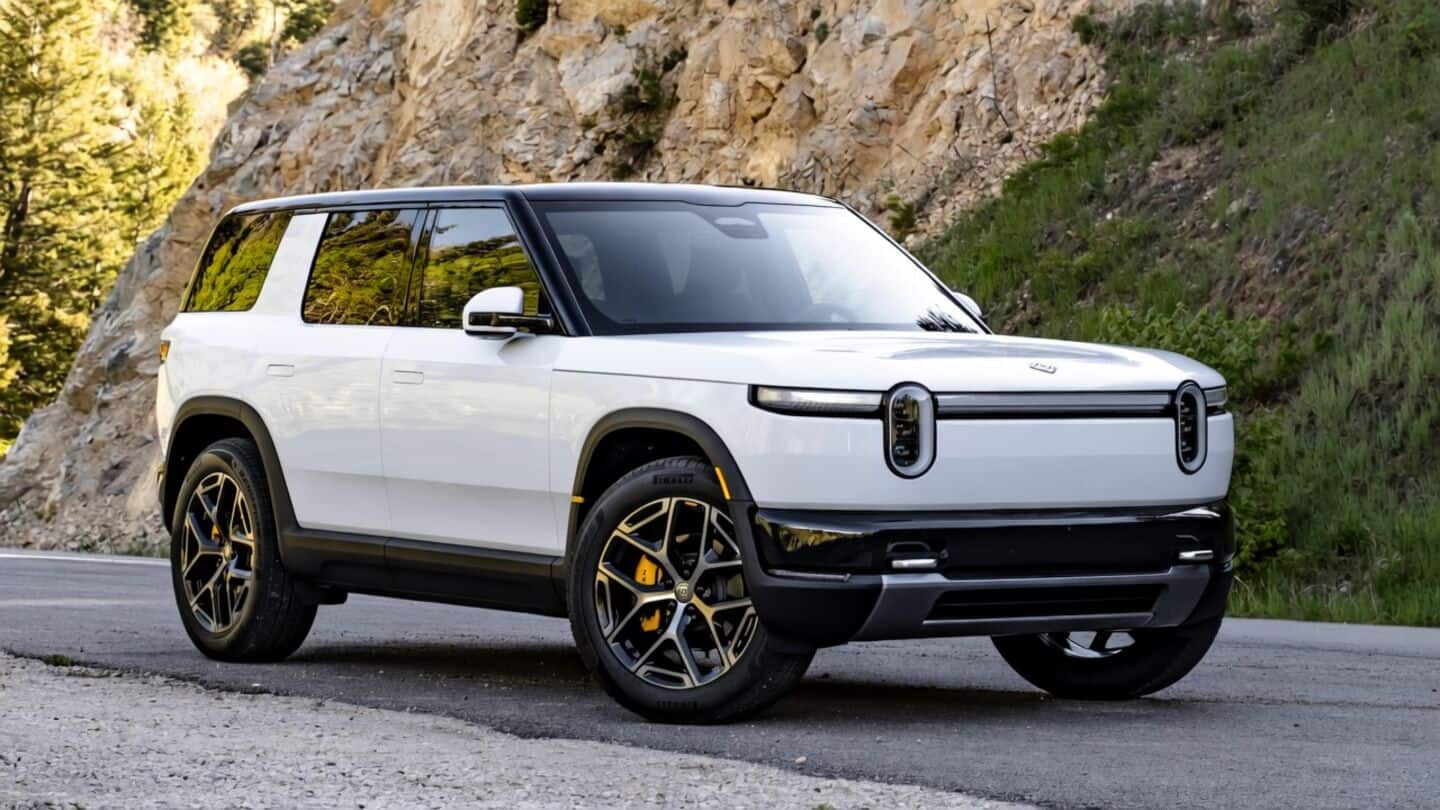 Uber to invest up to $1.25B with Rivian for robotaxis