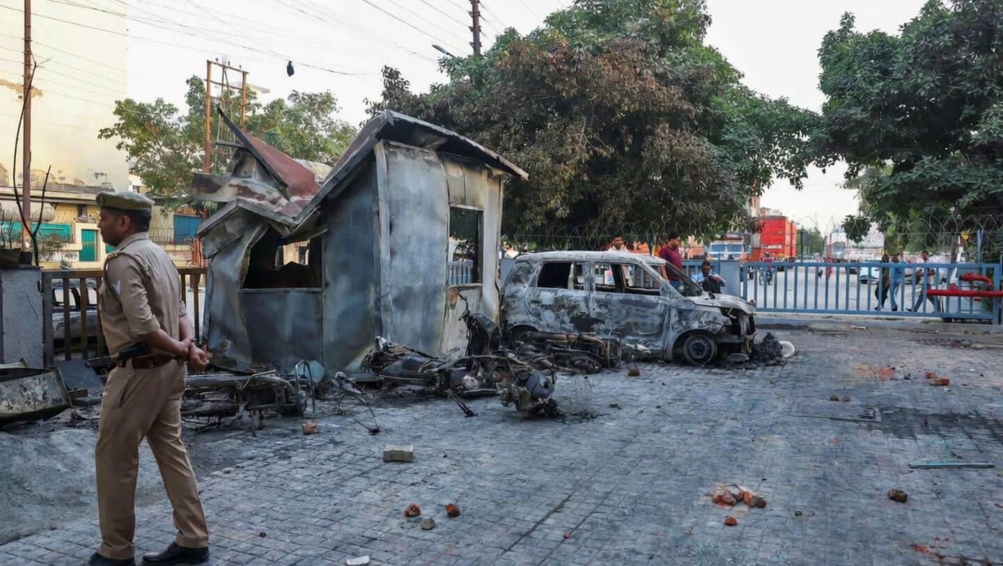 Uttar Pradesh government raises workers wages after Noida protests