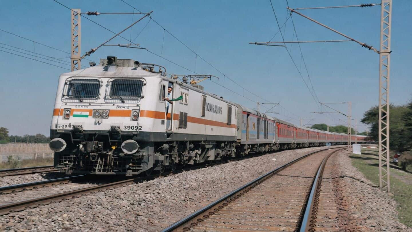 Indian Railways raises fine for littering and spitting to ₹1,000