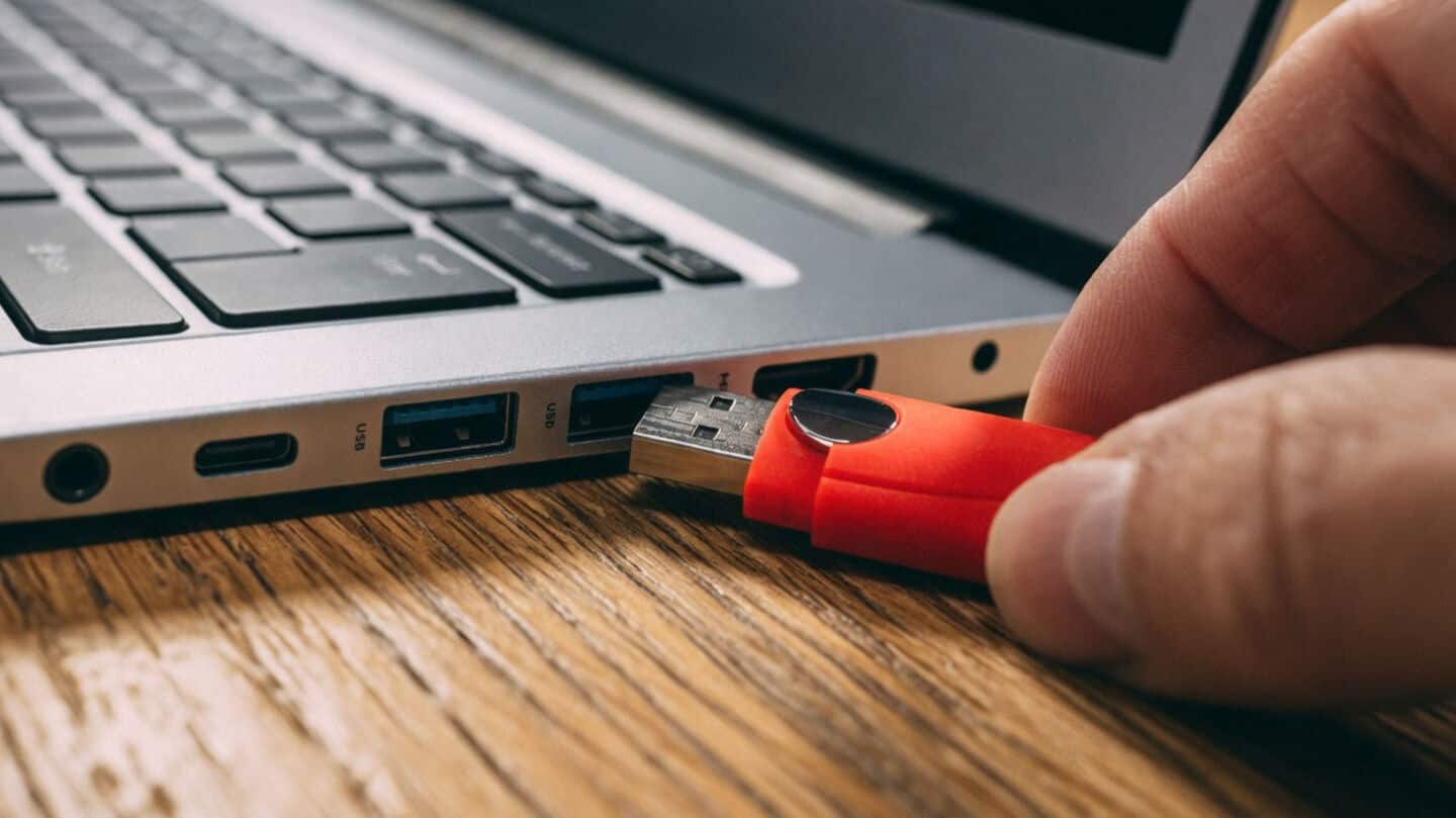 Silent ransom group uses fake IT to extort law firms