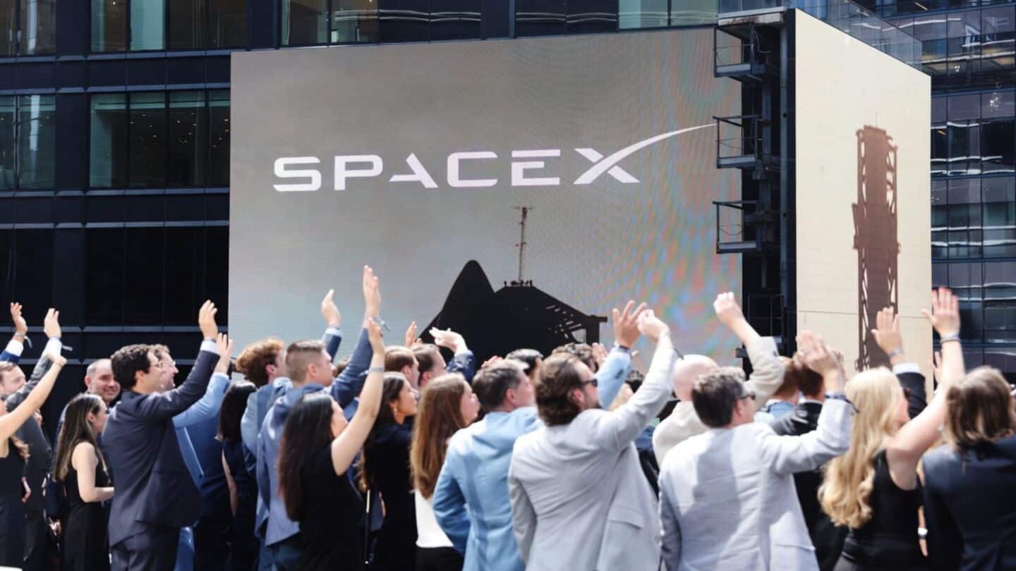 Moody's rates SpaceX Baa1 despite cash burn citing leadership