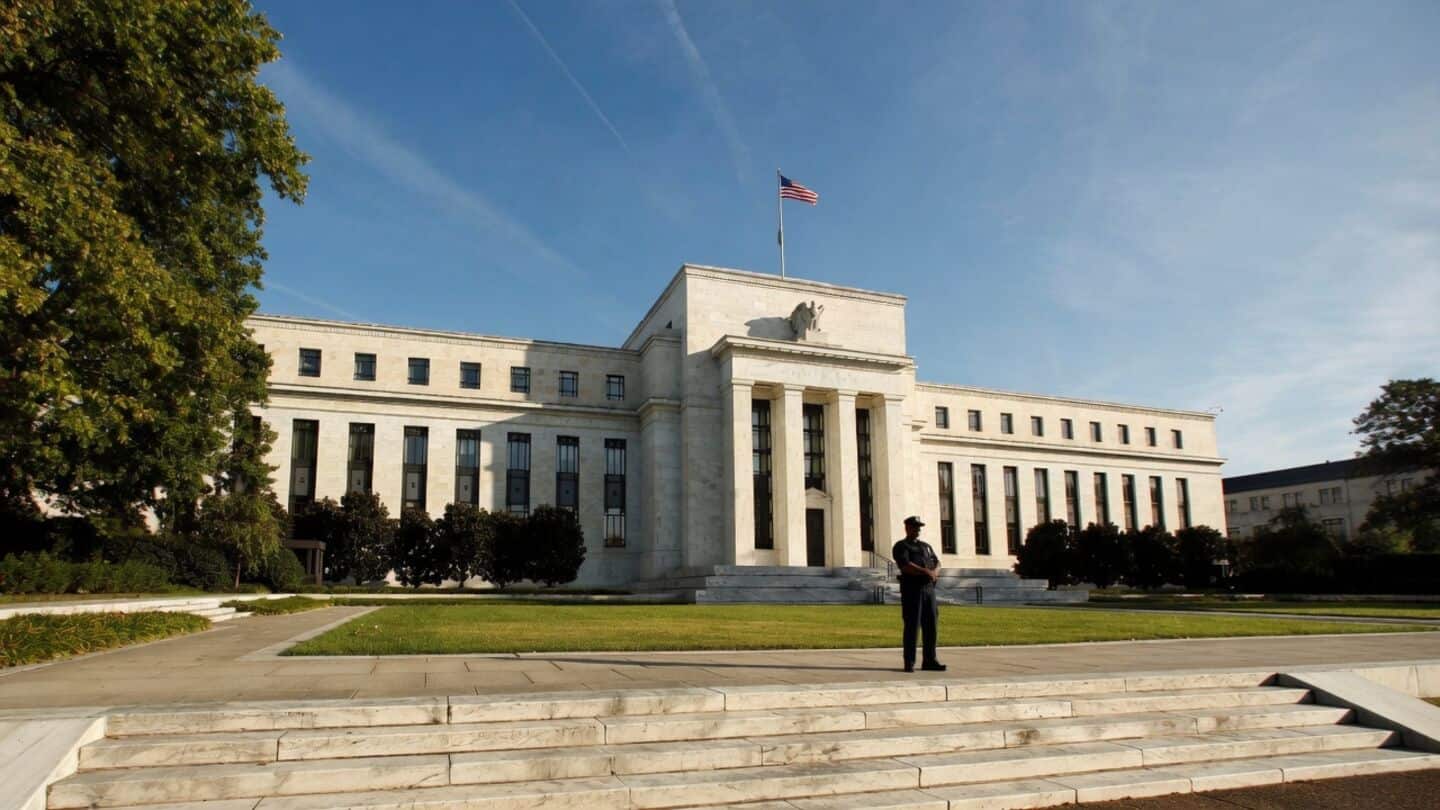 Federal Reserve keeps rates at 3.5% to 3.75%, 9-to-three split