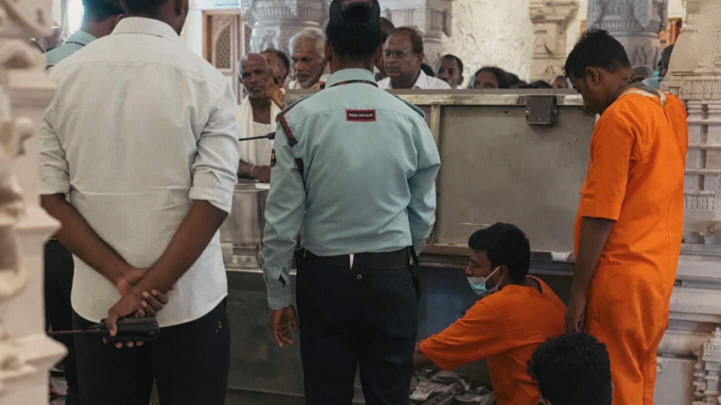Ram Temple in Ayodhya requires pocketless jumpsuits and bans phones