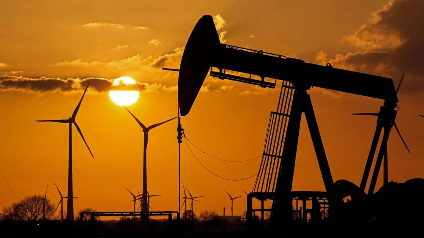 Brent and WTI fall after President Trump announces Iran talks