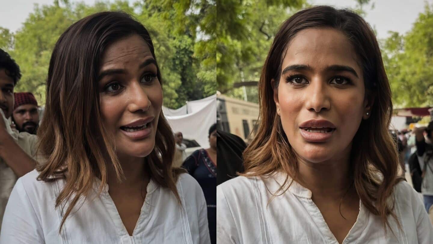 Poonam Pandey joins Jantar Mantar protest over alleged NEET-UG irregularities