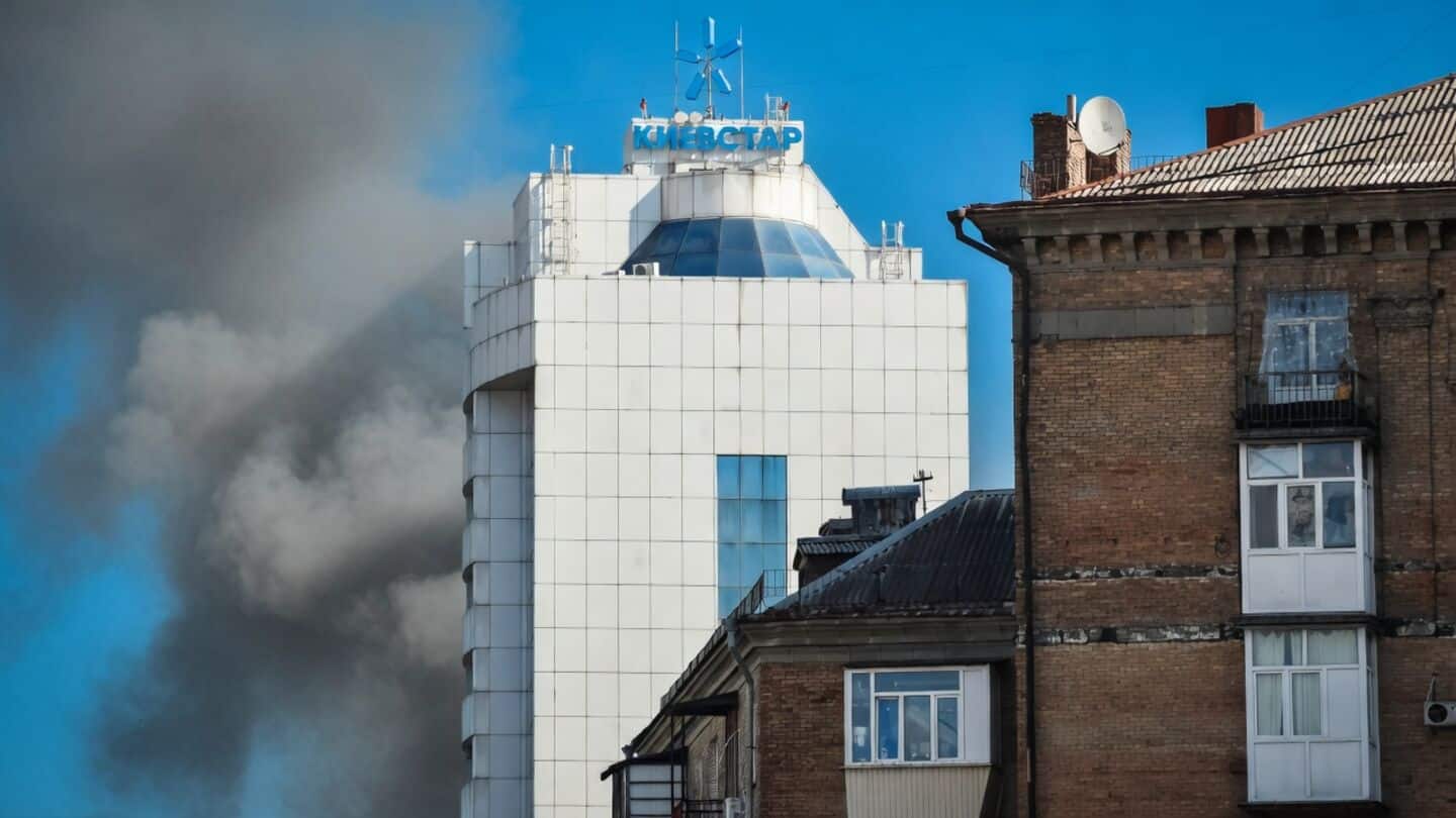 Russia intensifies attacks on Ukraine data centers, targeting information flow