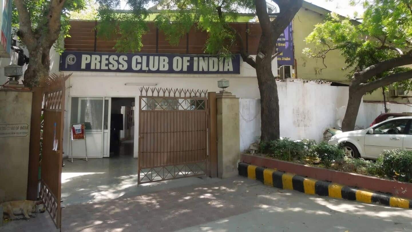 'Gas bombs' planted in Mumbai Press Club; probe on