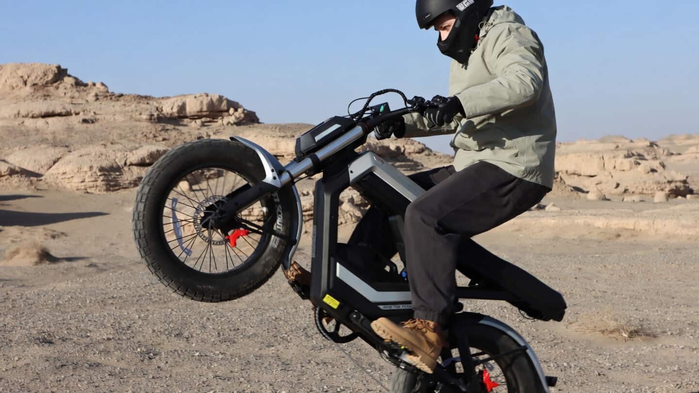 AOTOS' Flux X26 e-moto hits 32km/h in under 5 seconds