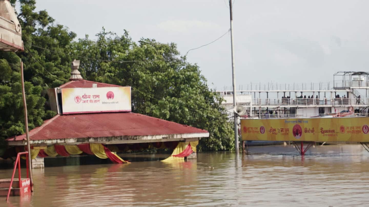 Prime Minister Modi spoke to Varanasi officials about floods