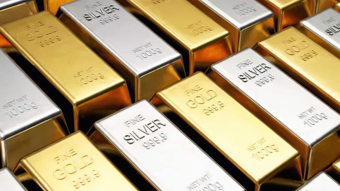Explainer: Why gold prices are crashing globally
