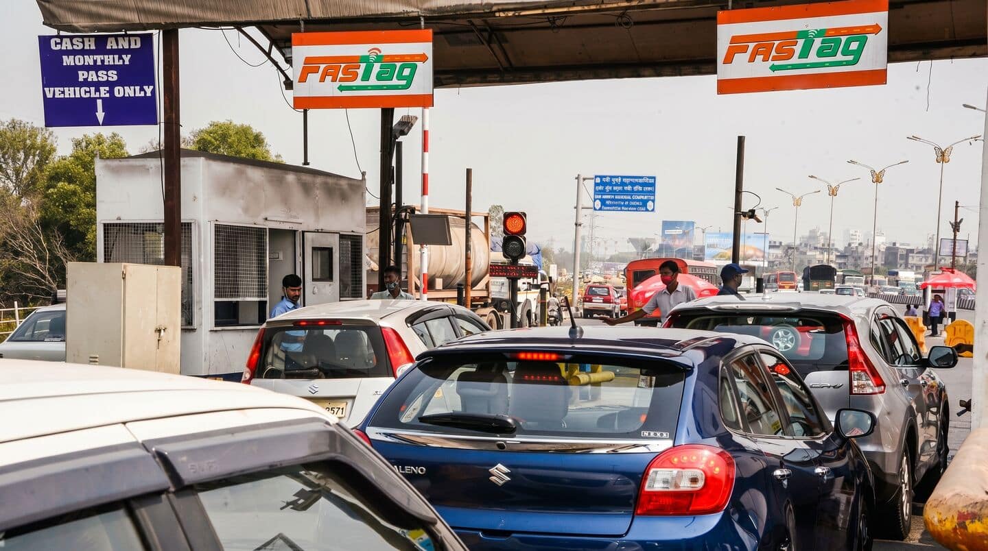 Government considers scrapping free national highway tolls for senior officials