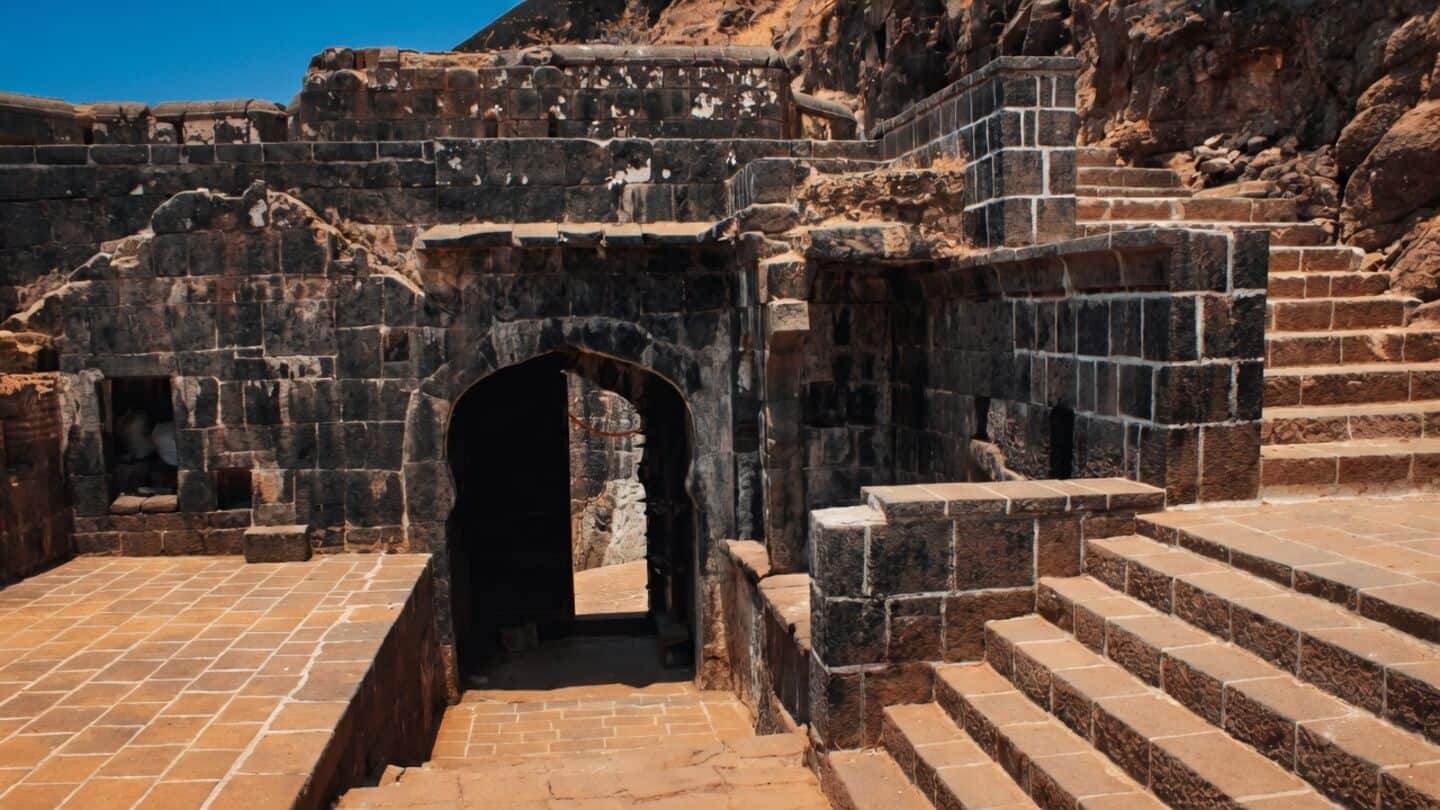 AMGM urges removal of 'Siya Point' at Lohagad Fort