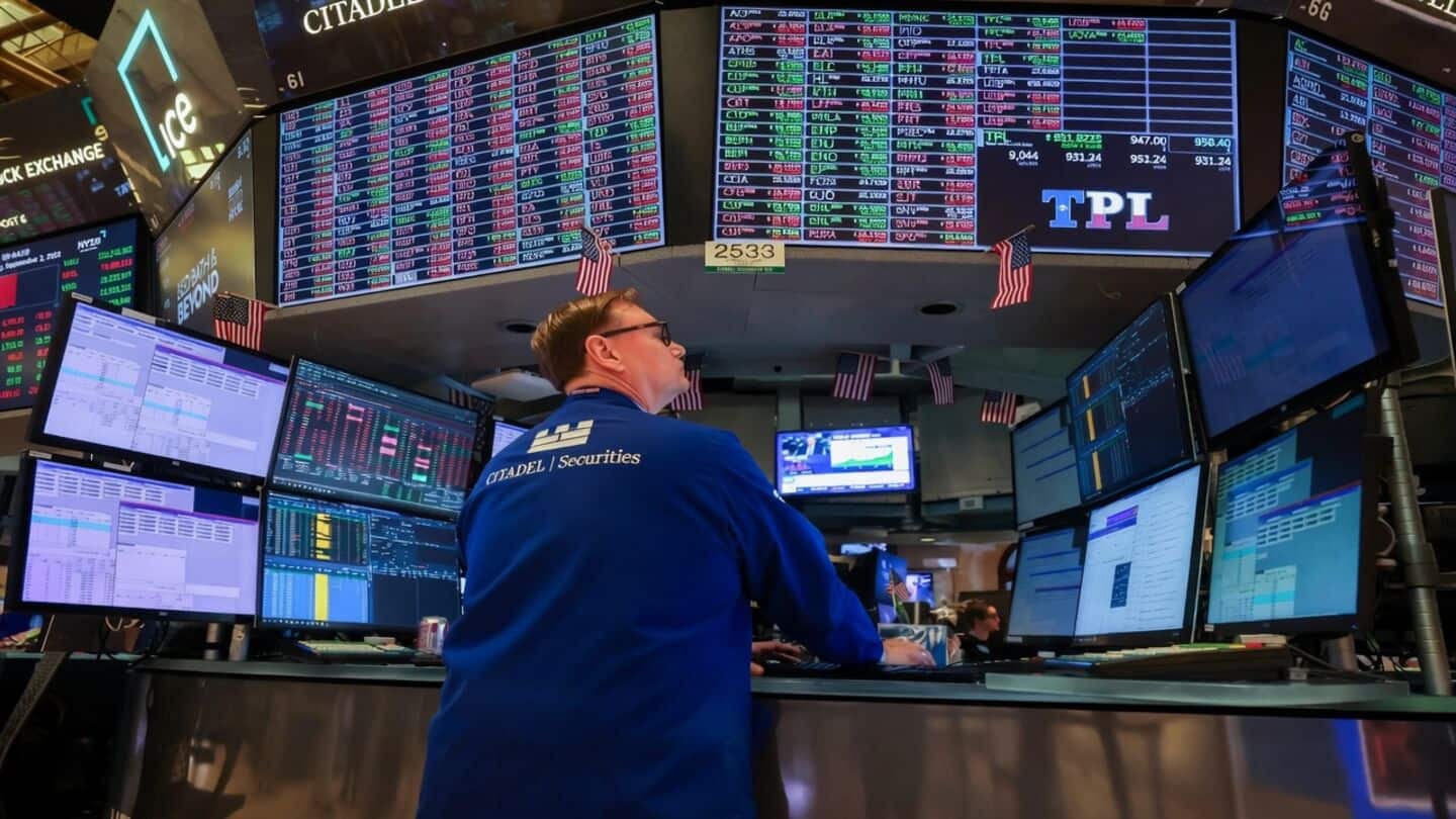 US Treasury yields hit highest since 2004, 30-year at 5.53%