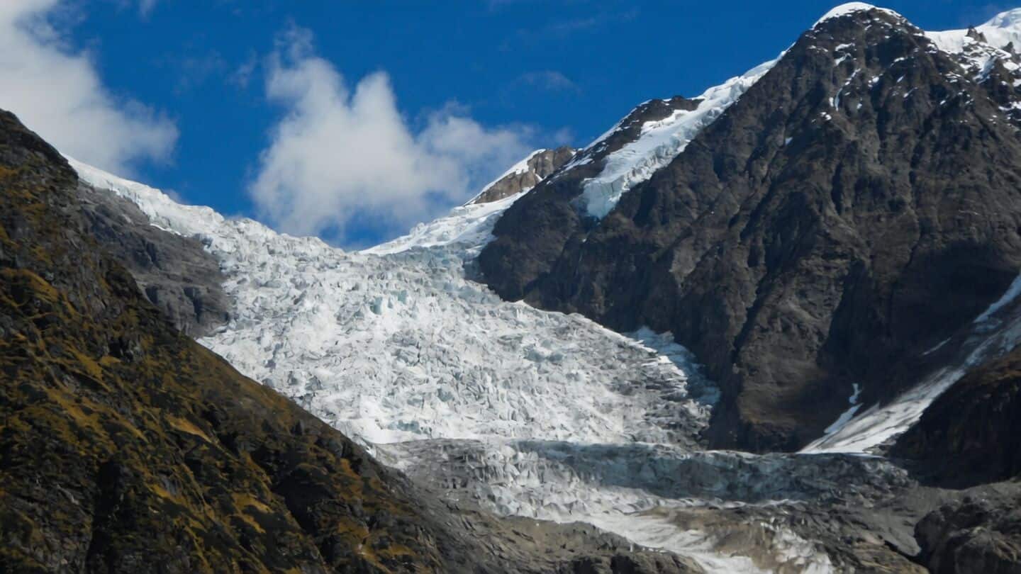 Scientists blame climate change as Tibetan glaciers shrink, lakes expand