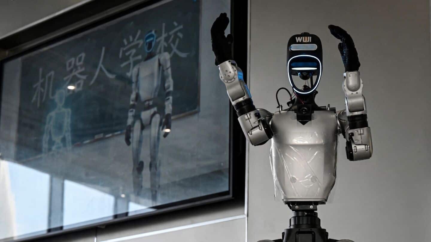 China opens Hangzhou robot school to train and certify robots