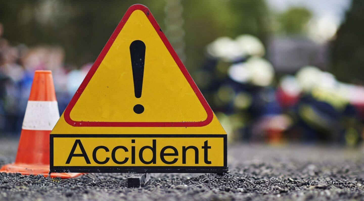 Five dead including 2 children on Agra-Lucknow Expressway in Unnao
