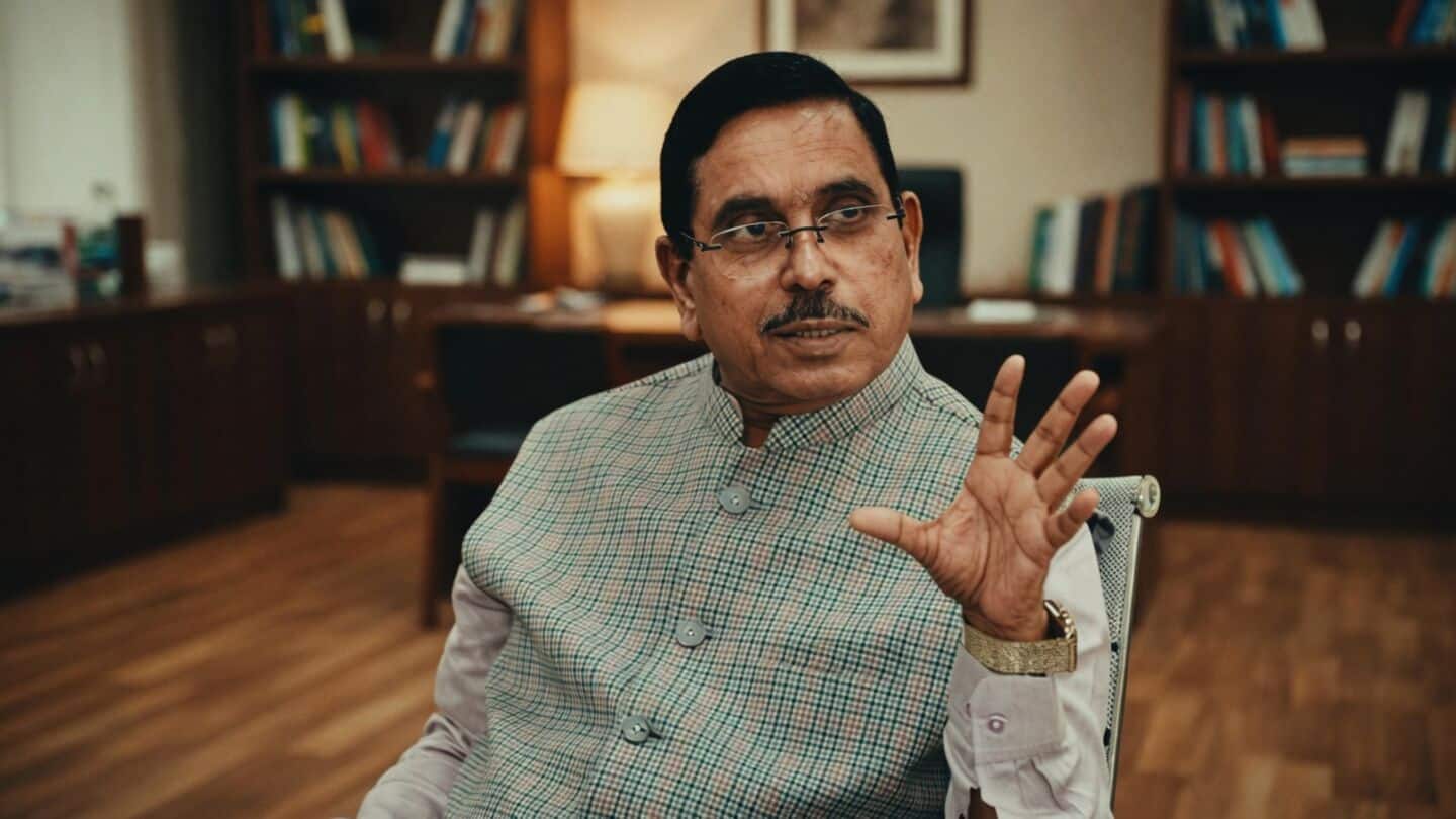 Union Minister Pralhad Joshi asks sugarcane farmers to suspend protests