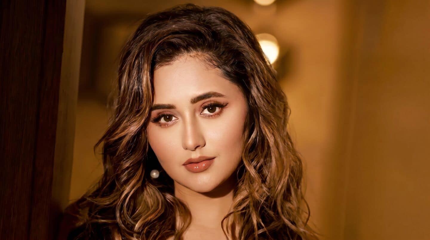 Desai says theater actors struggle to get recognition and dues