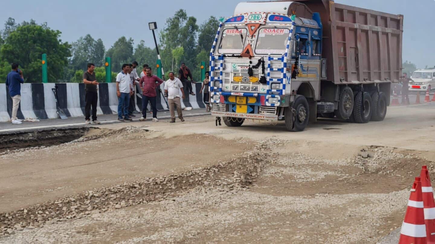 Lucknow to Kanpur Expressway costing ₹4,200 cr shows cracks, erosion