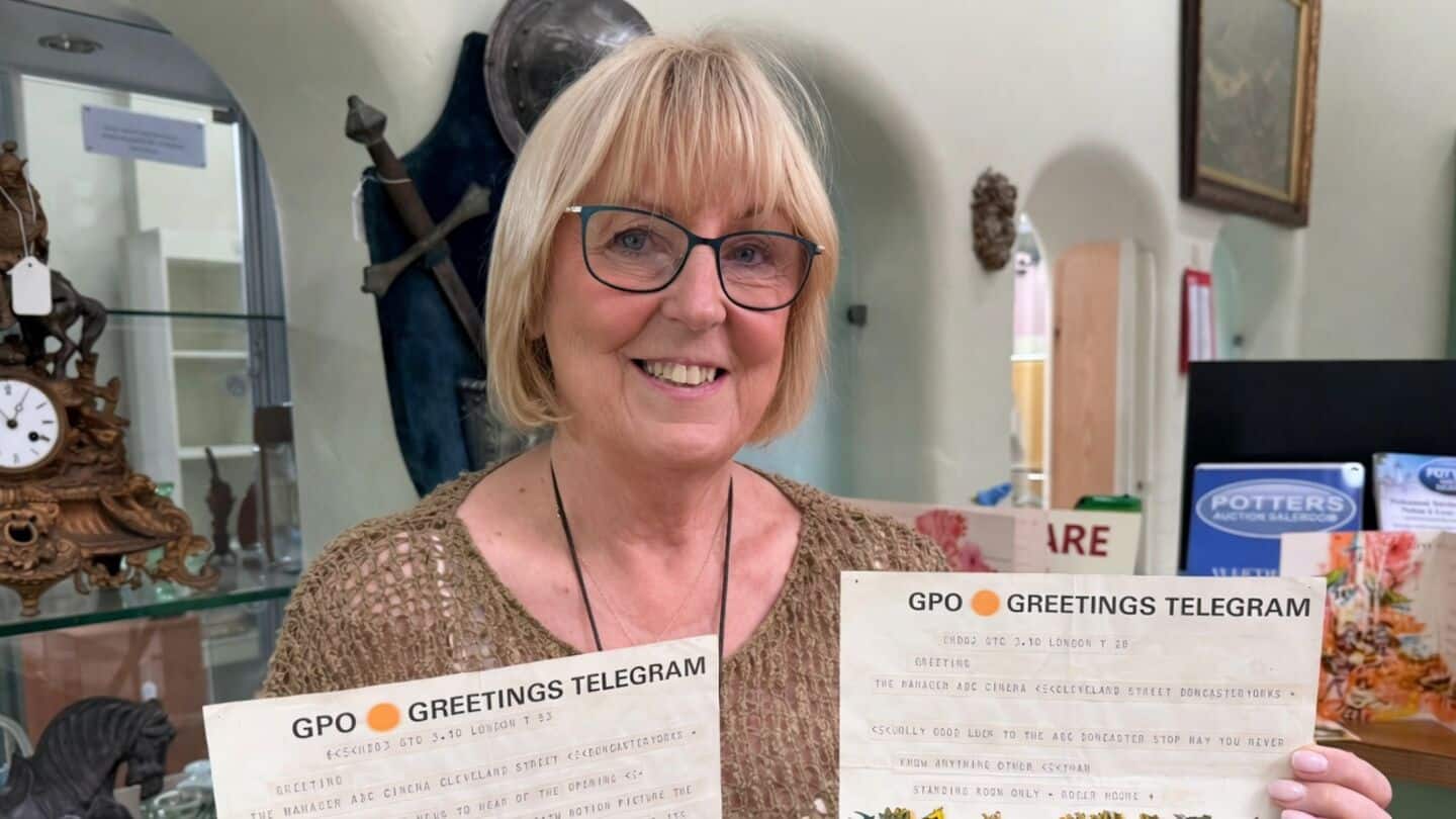 Doncaster opening telegrams from Moore, Sharif, Christie, Davis auctioned