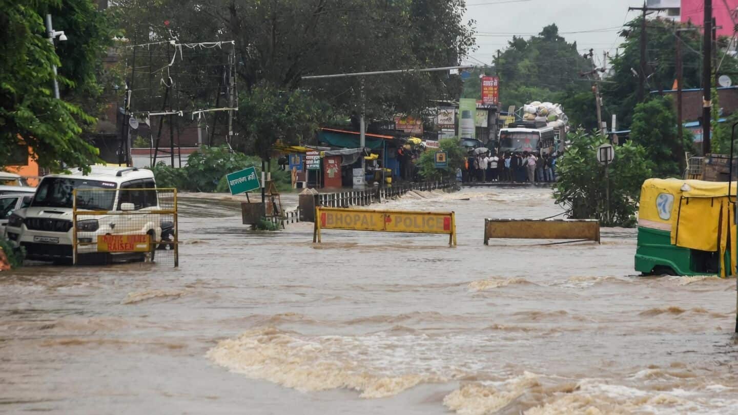 Nonstop rain since August 8 floods Madhya Pradesh, 527 rescued