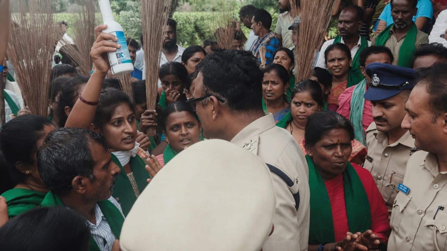 Women-led farmers in Mandalahalli halt GBIT survey, 2 officers injured