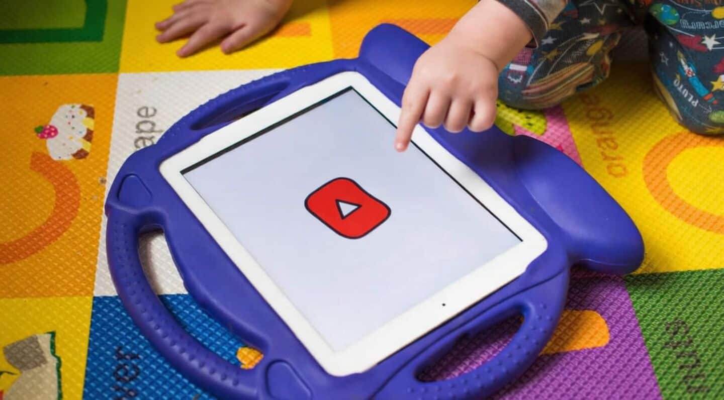 Child experts and advocates ask Google to block AI videos