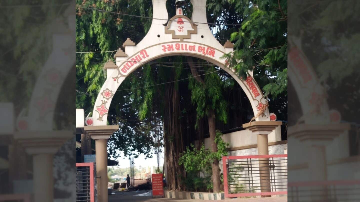 Navsari Parsi woman cremated with Hindu rituals after communities refused