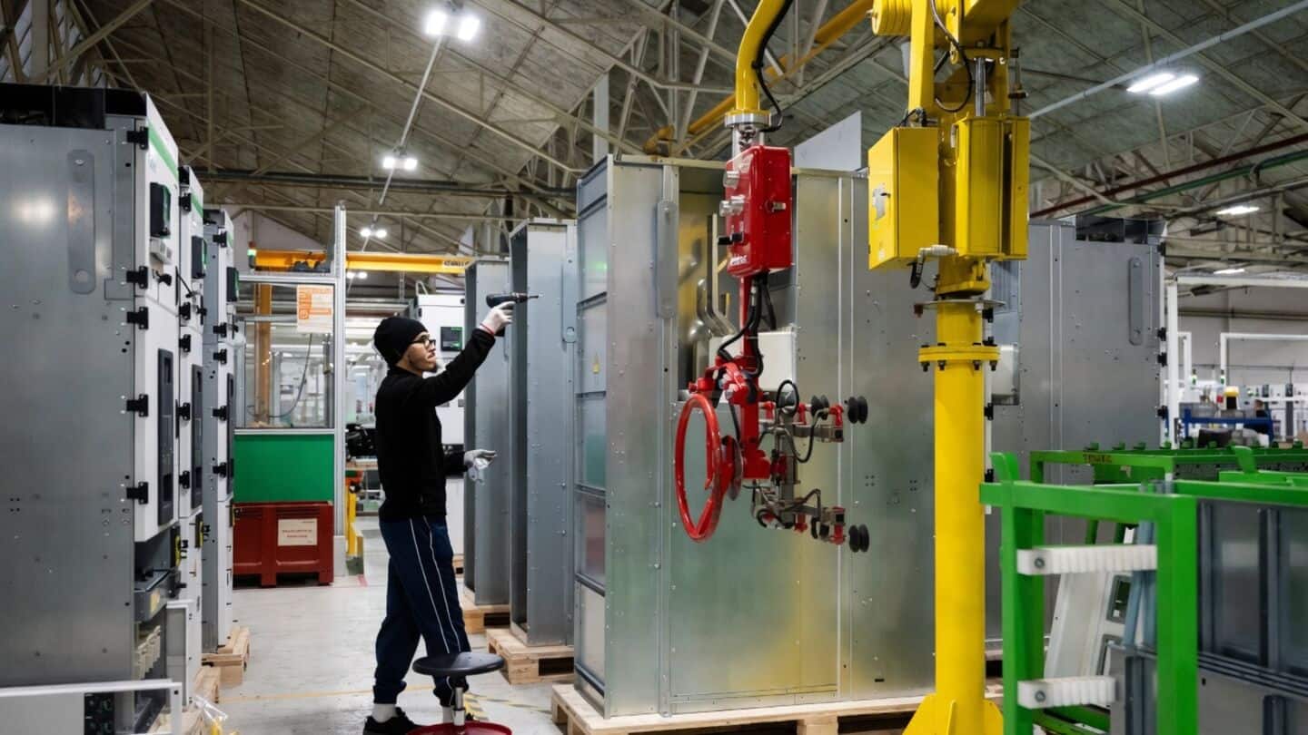 Schneider Electric lifts 2026 adjusted EBITDA target to 18%-21%