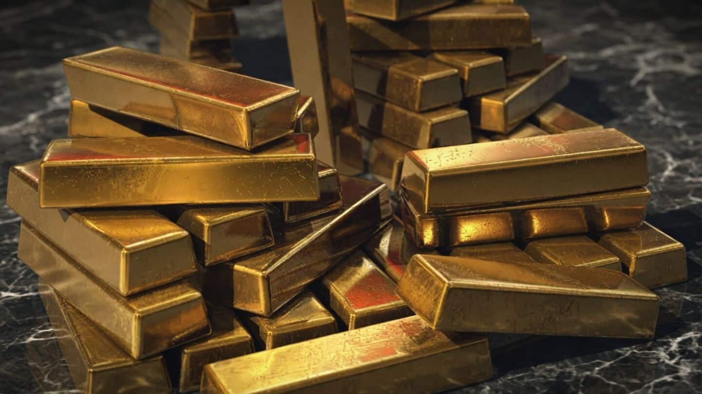 Gold falls below $4,000 for 1st time since November 2025