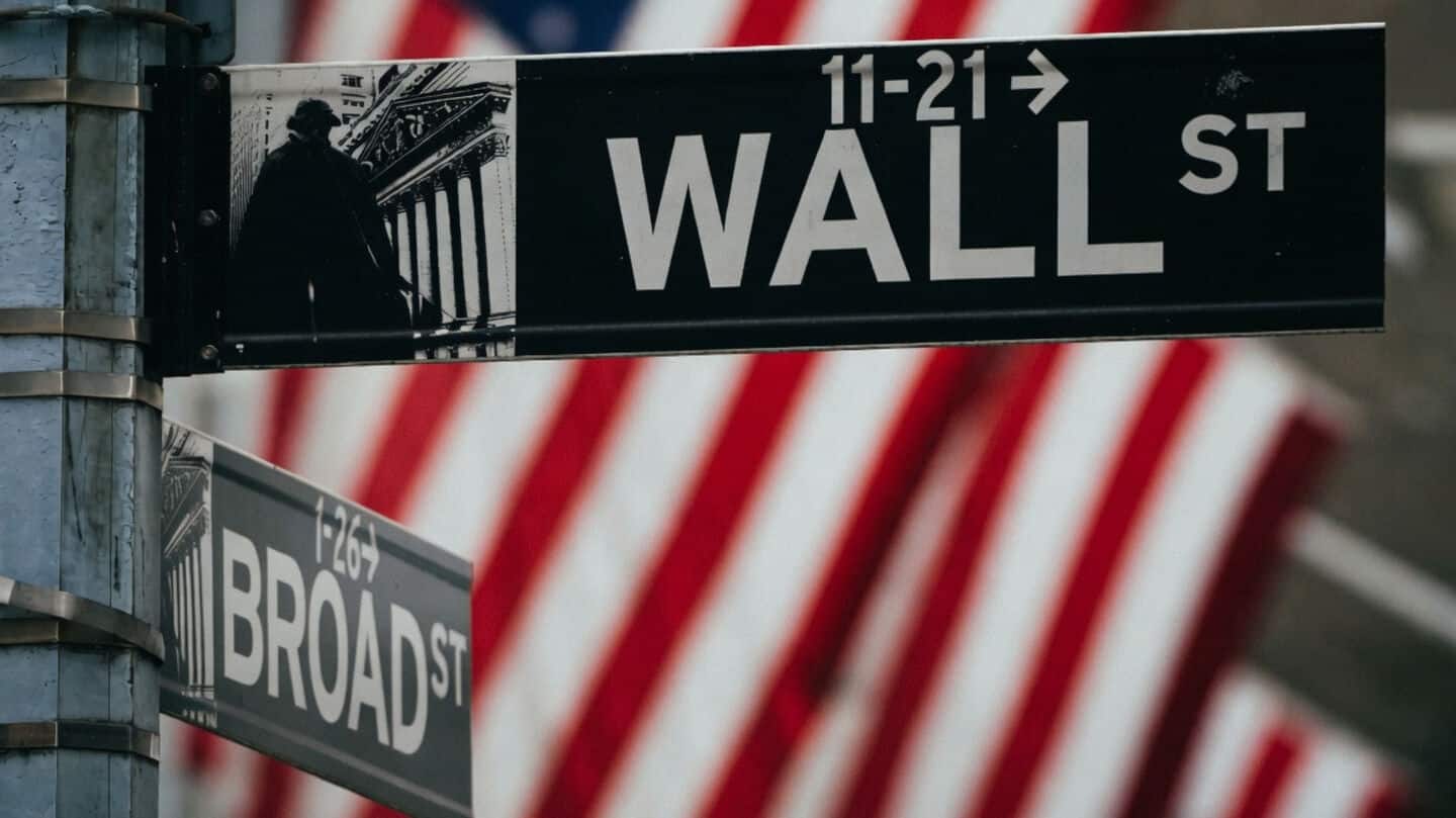 US stocks open lower as yields rise, Walmart sales miss
