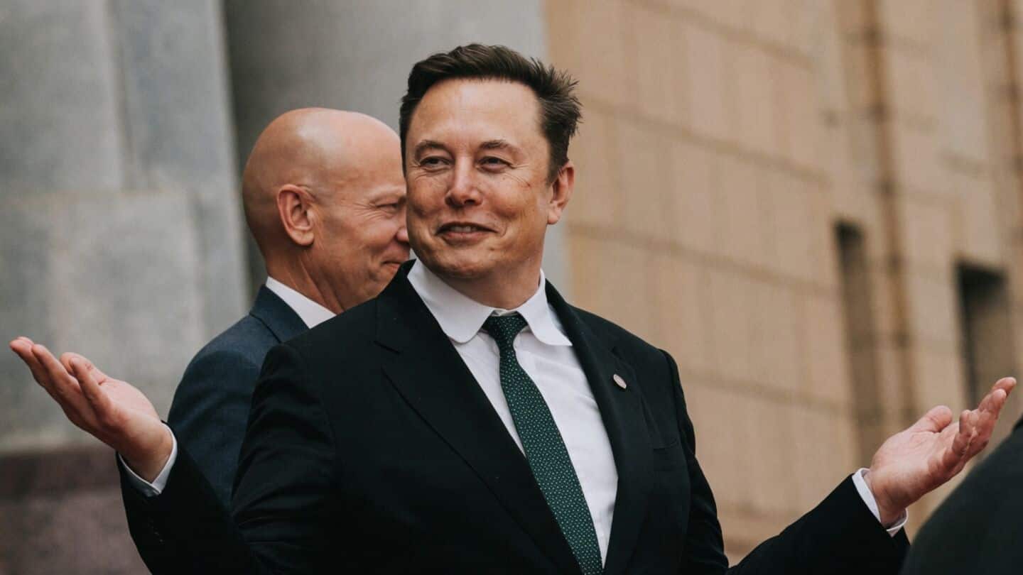 SpaceX $85.7B IPO and AI boom fuel private jet demand