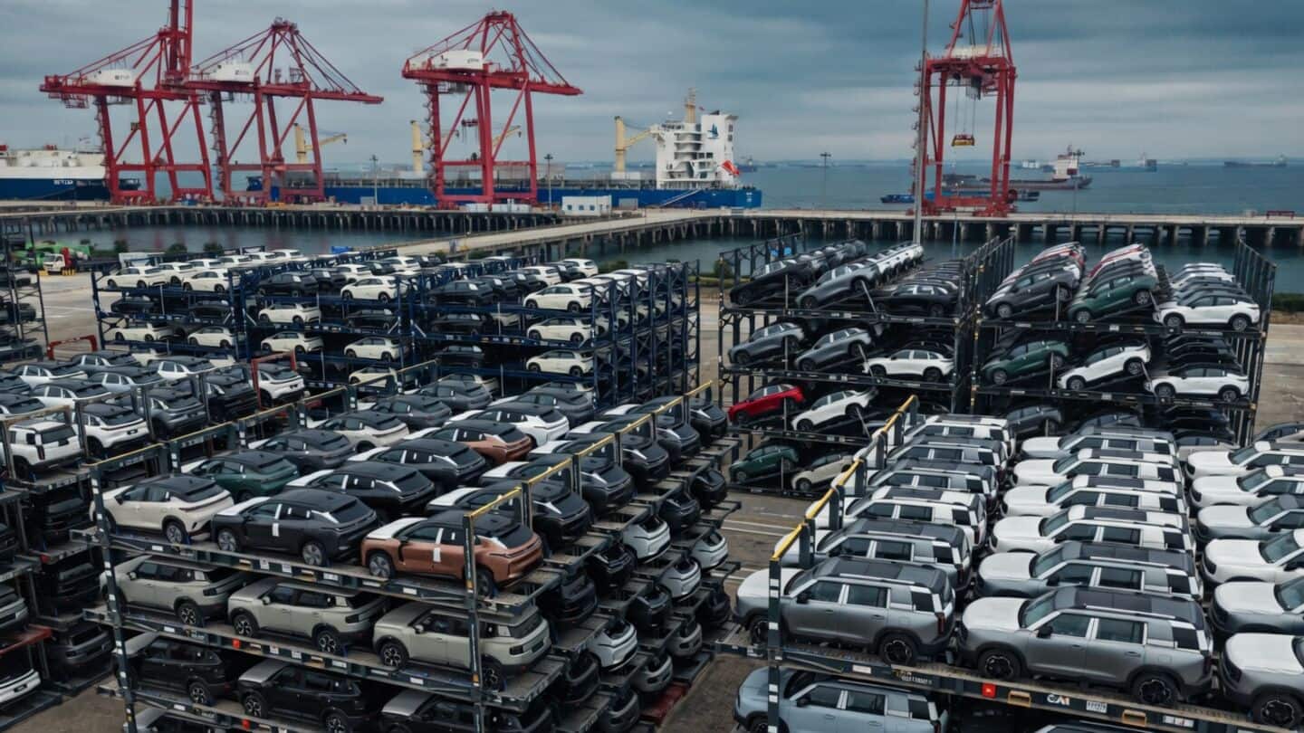 China's September exports likely to grow 25.5% on AI demand