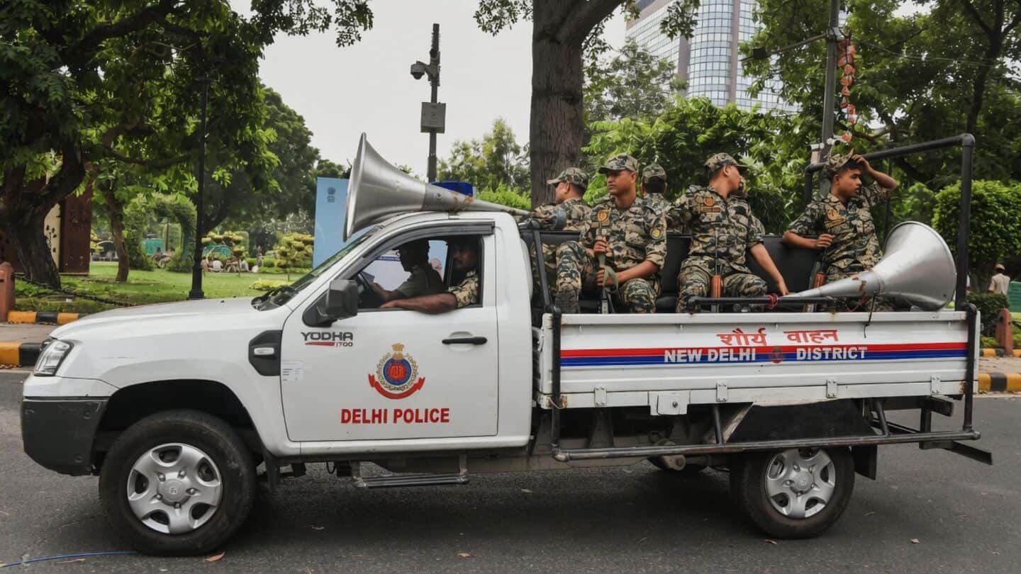 About 100 detained at Connaught protest by Delhi Police