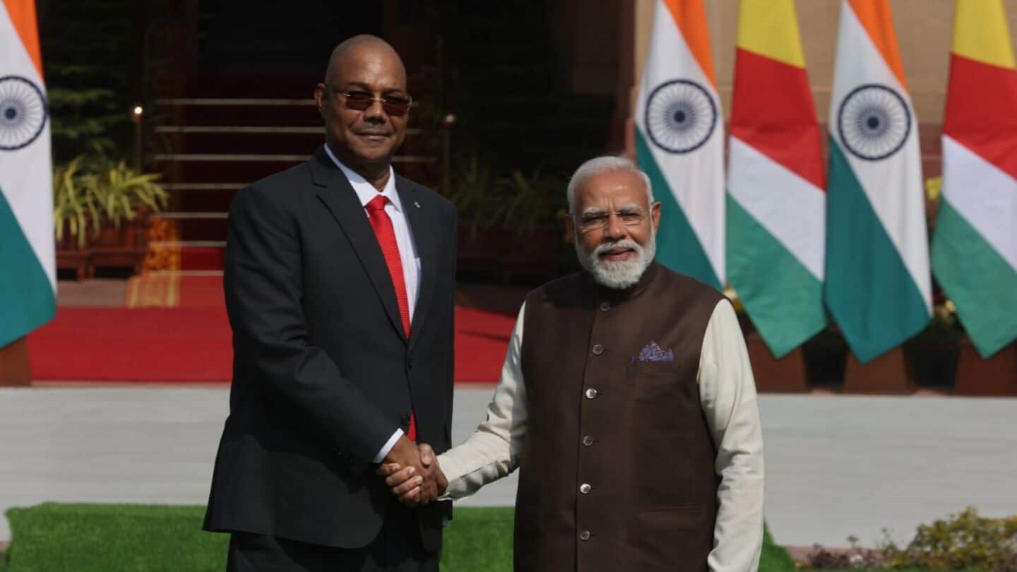 प्रधानमंत्री मोदी सेशेल्स के लिए रवाना, 50वें स्वतंत्रता दिवस पर हैं मुख्य अतिथि