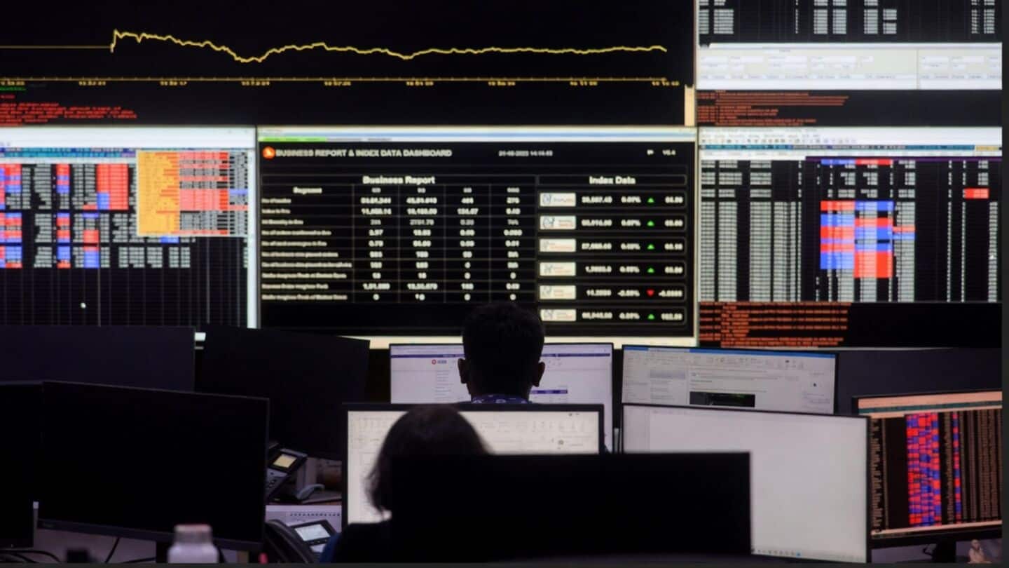 RBI suggestion weighs on financials as Sensex falls 456 points