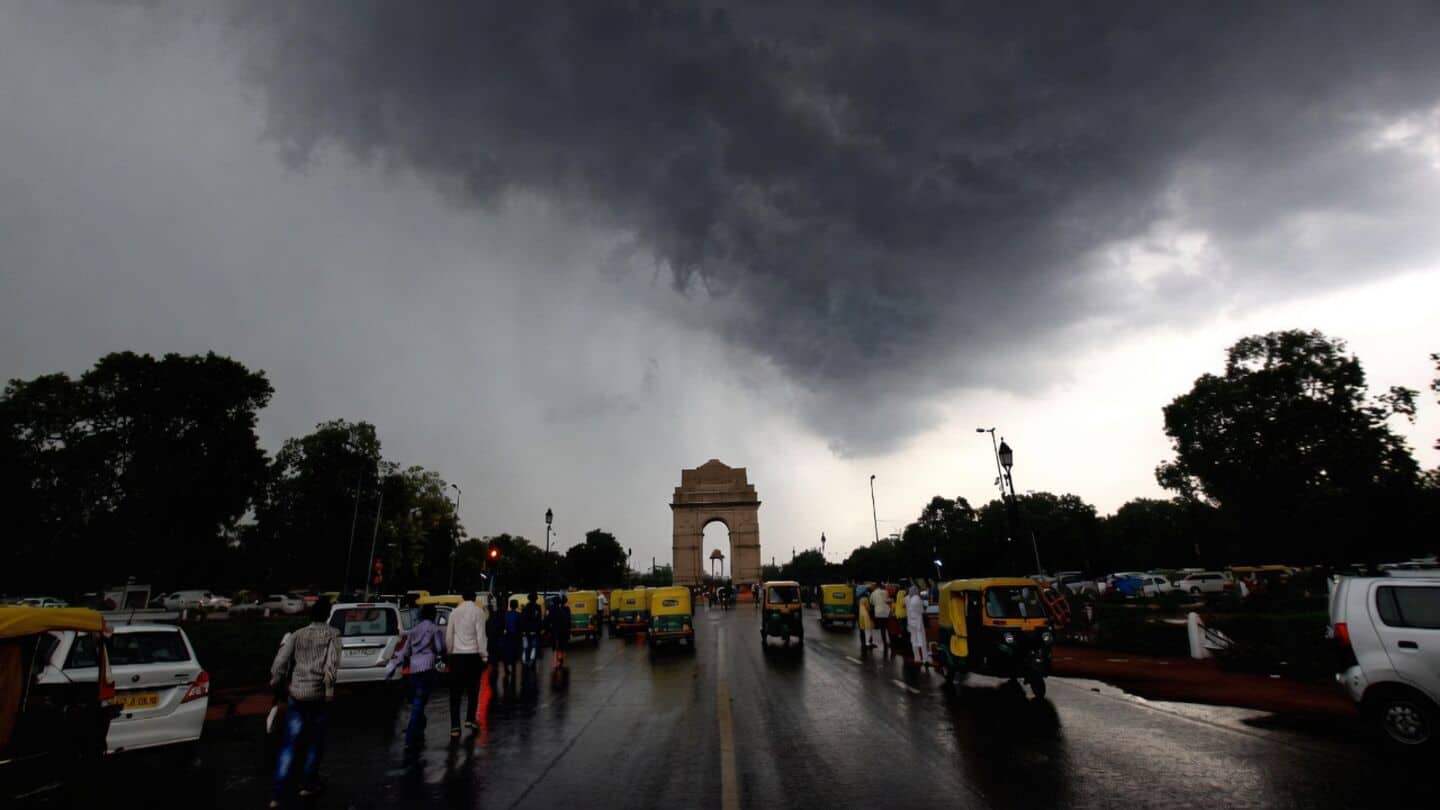 IMD warns Delhi of rain, thunderstorms and lightning Friday