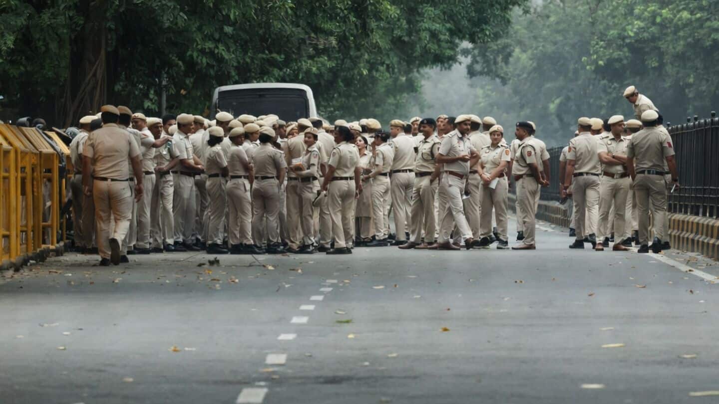 Delhi Police curb traffic near Jantar Mantar for CJP protest