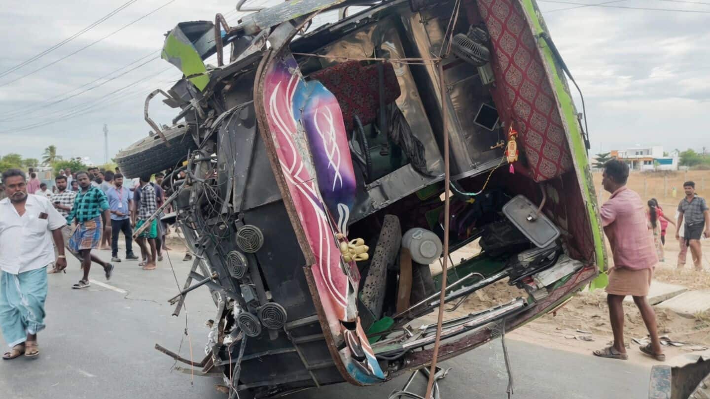 School van flips at Soolakkarai on Sattur-Virudhunagar highway injuring 6