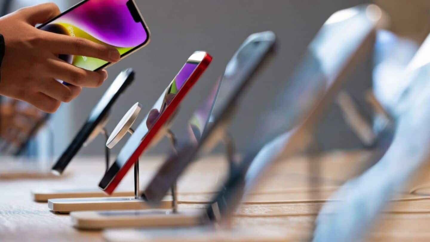 Delhi HC delays CCI ruling on Apple amid $38bn risk