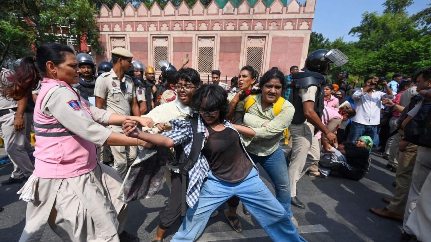 Supreme Court delays hearing on protest detentions to October 15