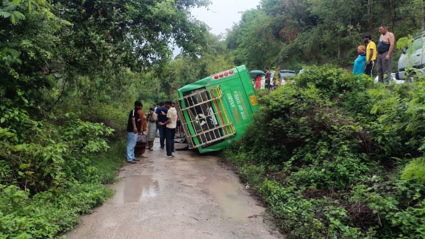 Private bus overturns near Bhawana village, 17 people injured