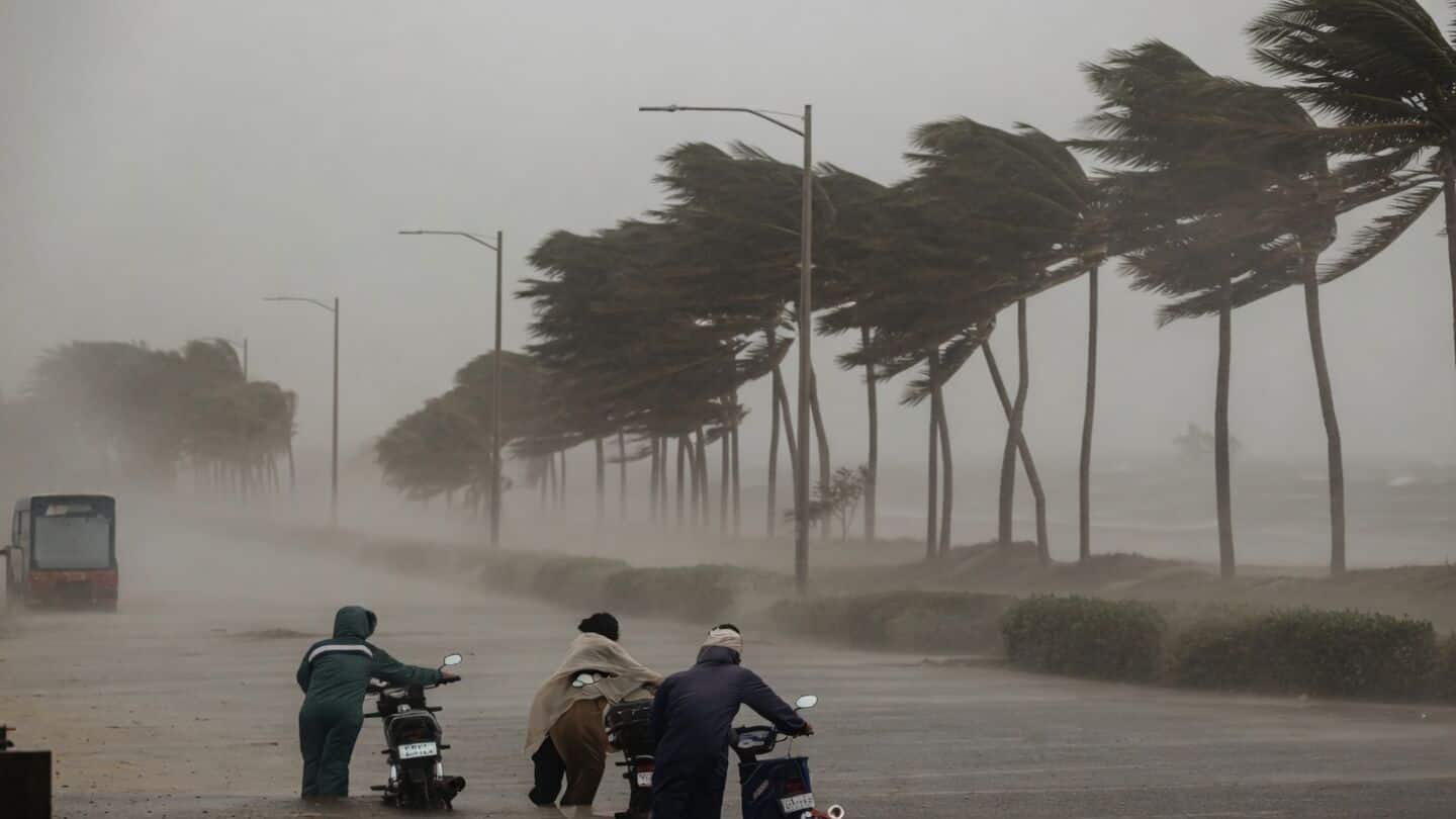 IMD warns heavy rain in Odisha, West Bengal, Maharashtra, Telangana