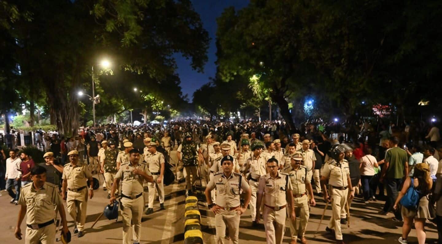 Delhi Police detain more than 200 CJP protesters amid crackdown