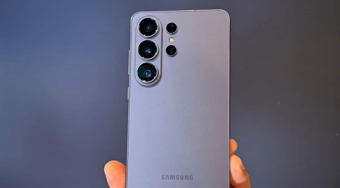 Samsung phones could soon let you vibe code your experience