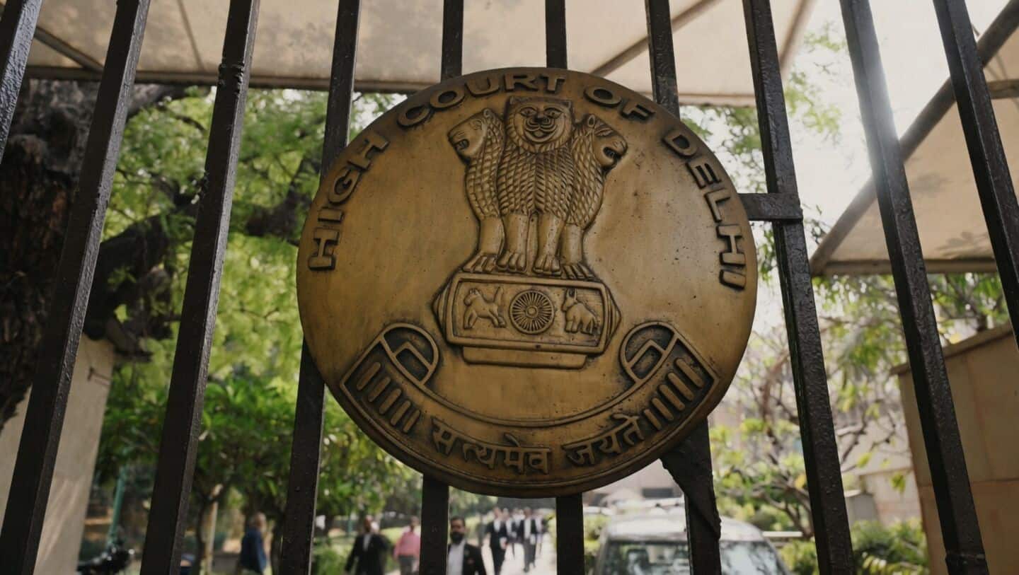CBI के ही 2 अधिकारी फंसे! दिल्ली कोर्ट ने लगाए भ्रष्टाचार के गंभीर आरोप