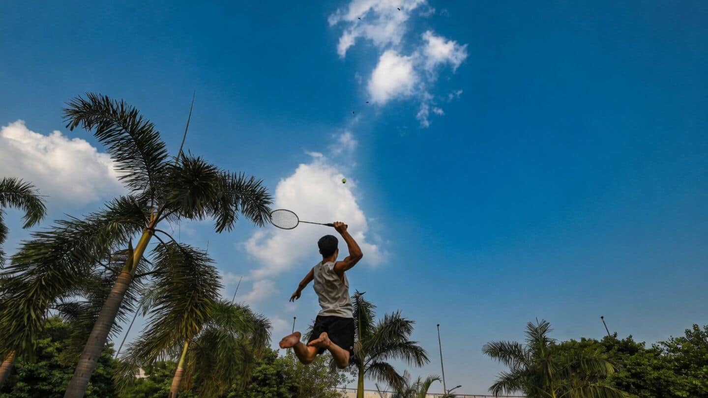 Delhi-NCR morning at 24C with forecast near 34C today