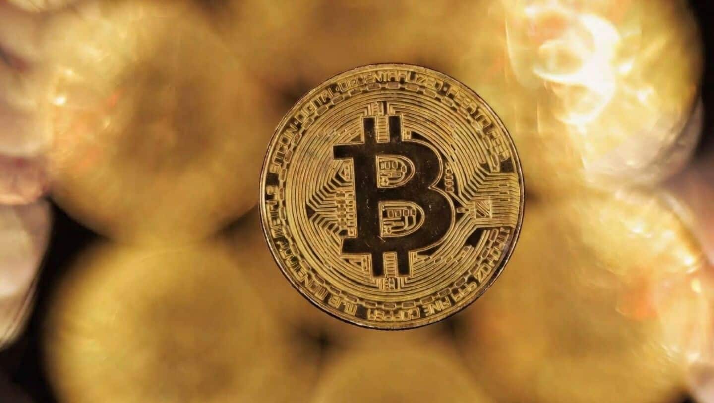 Bitcoin rises above $73,000 despite US inflation at 3.5%