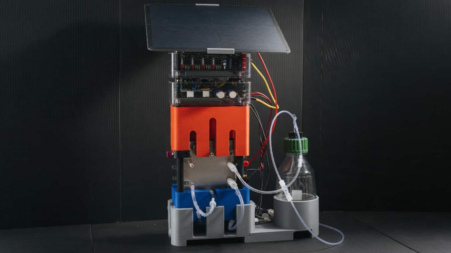 Osaka Metropolitan University designs solar artificial photosynthesis producing formic acid