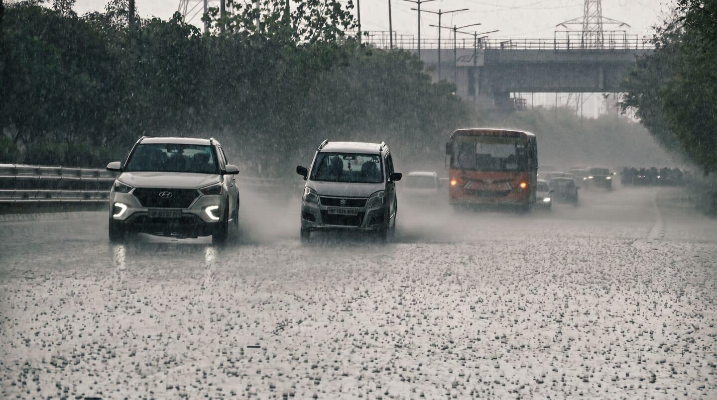 IMD का बड़ा अलर्ट, देश के कई हिस्सों में भारी बारिश और तूफान की दस्तक